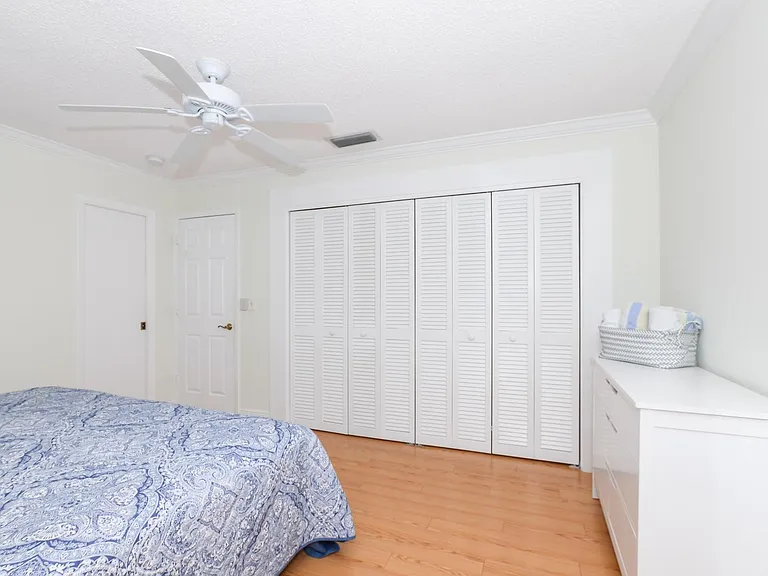 4051 NE Breakwater Dr — Photo 52