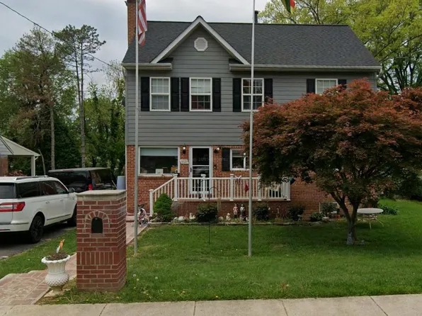 3320 Slade Run Dr, Falls Church, VA 22042