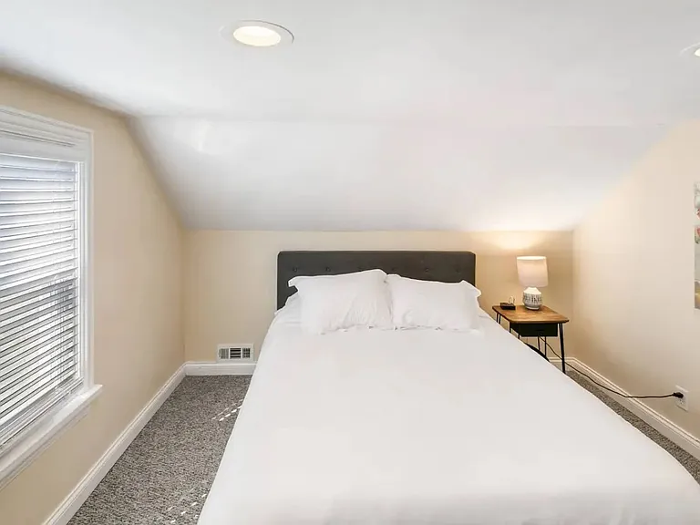 110 E Sunnyside Ave — Photo 8