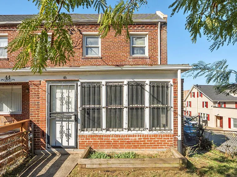 Burns St NE — Photo 9