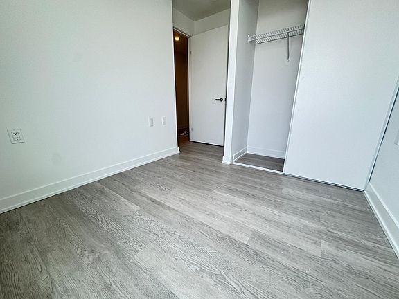 5th image of 89 Queen St E #4693