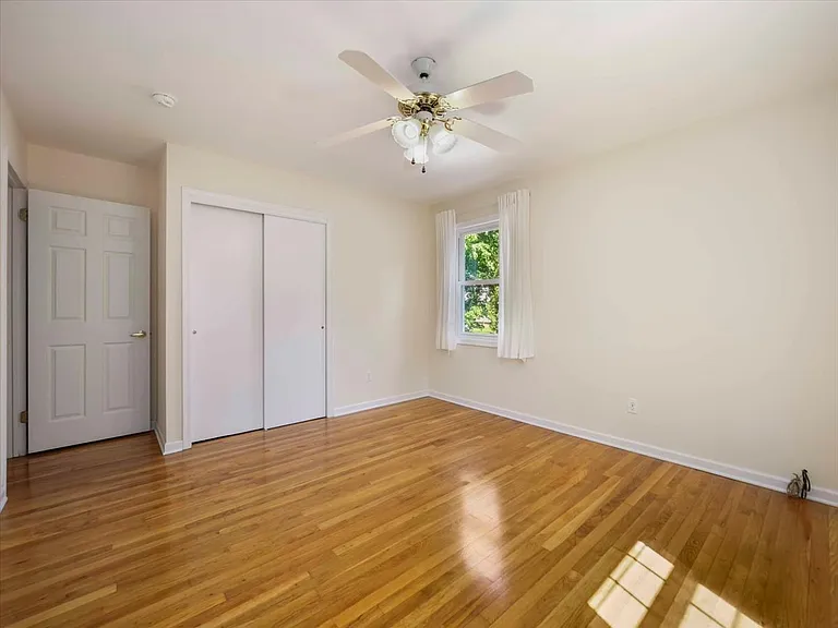5 Dorchester Ave — Photo 15