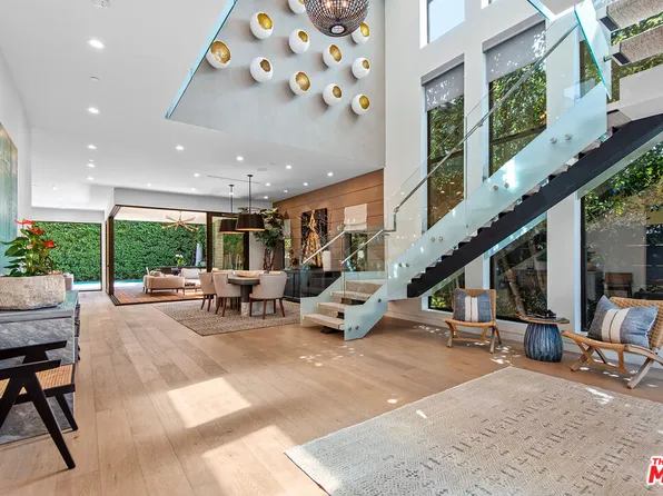 346 N Laurel Ave, Los Angeles, CA 90048