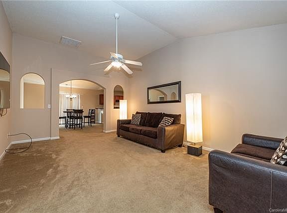 5th image of 226 Glencroft Dr