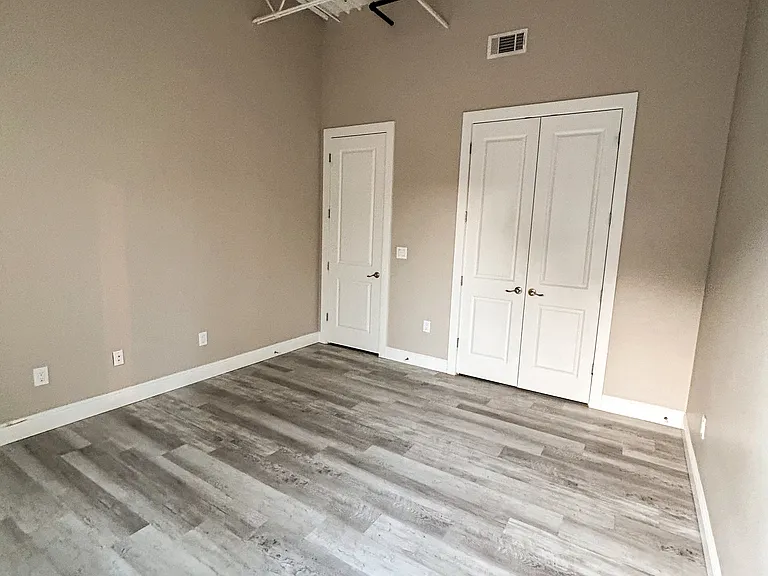 902 Howard Ave #12 — Photo 6