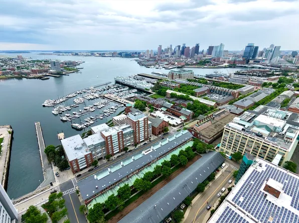 106 13th St APT 323, Charlestown, MA 02129