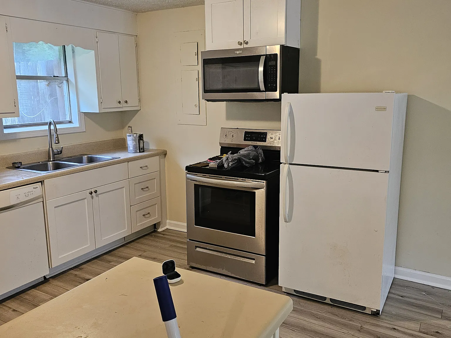 283 Hillcrest Dr — Photo 2