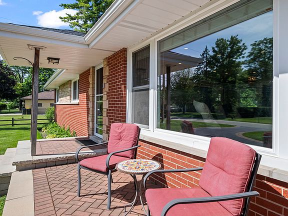4th image of 4 Garden Ct