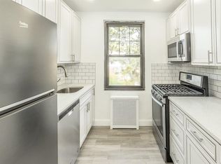 7071B Park Dr E #B, Flushing, NY 11367