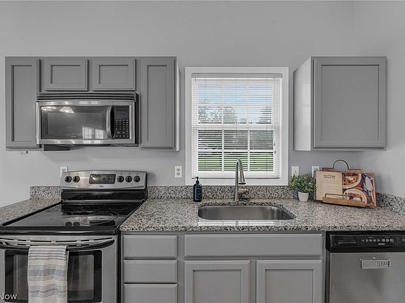 3rd image of 8395 Friendsville Rd