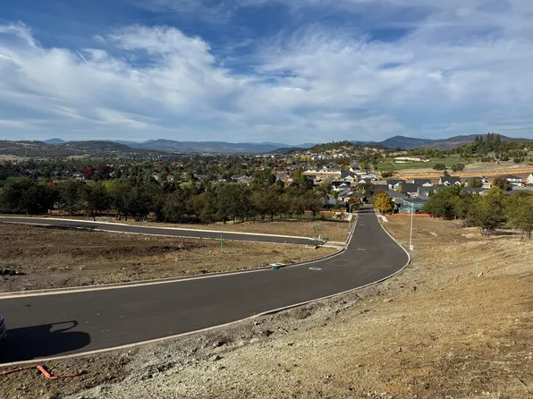 468 Pinnacle Rdg #88, Eagle Pt, OR 97524