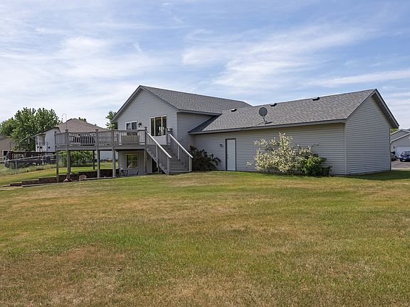 3rd image of 7550 Wellington Cir