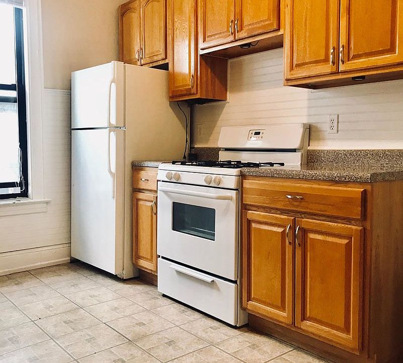 1st image of 2311 28th Ave APT 1R