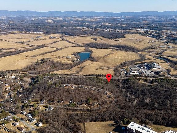 2nd image of 850 Commerce Rd