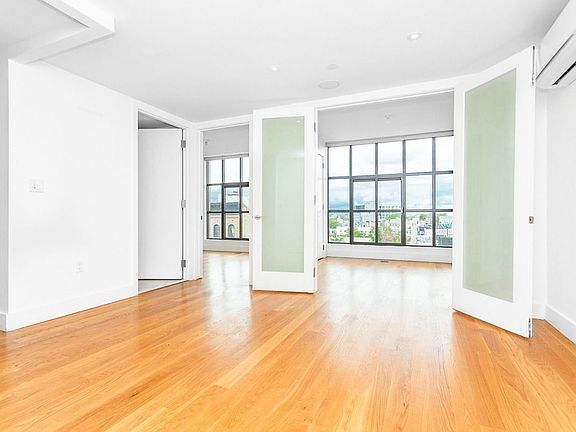 3rd image of 1040 Dean St #53