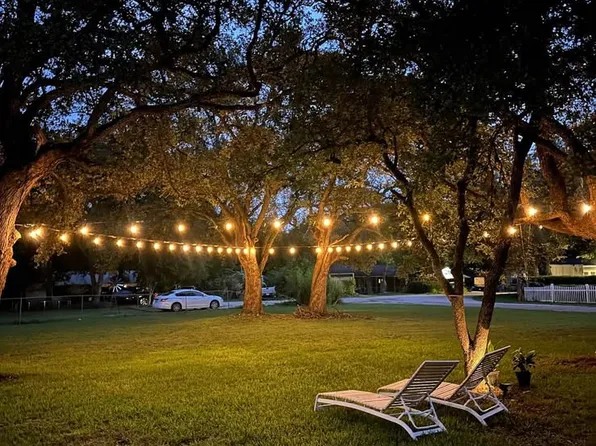 1305 E Main St, Round Rock, TX 78664