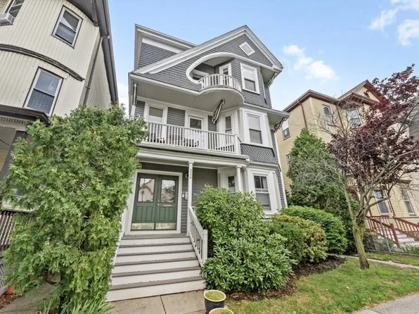 326 Centre St #3, Jamaica Plain, MA 02130