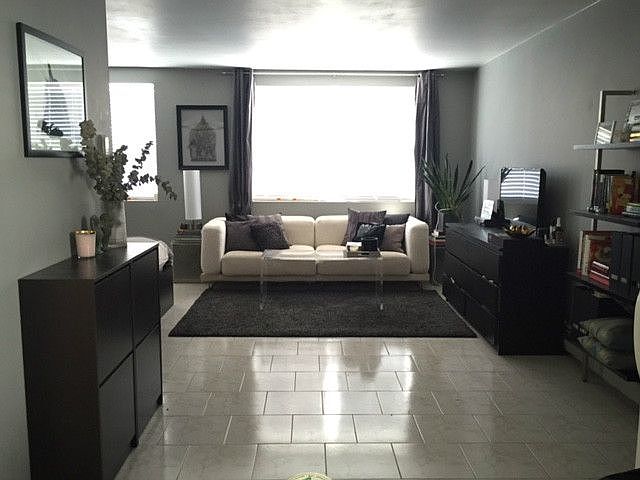 1st image of 543 17th St APT 1F