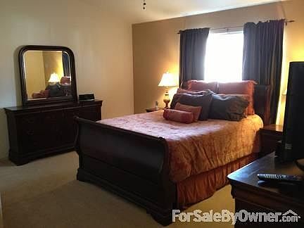 3rd image of 295 E Marwood Ln