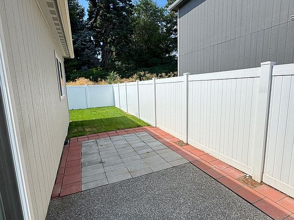 3rd image of 706 N 29th Ave
