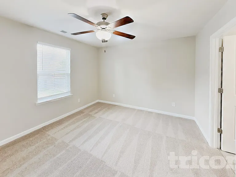 305 Woodfern Ct — Photo 8