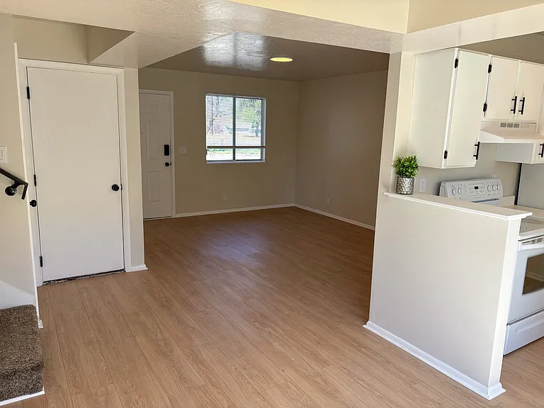 4239 W Bampton Ln — Photo 17