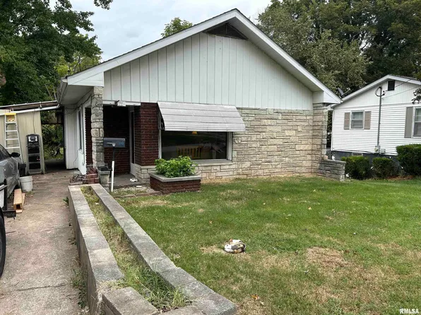 113 Douglas St, Anna, IL 62906