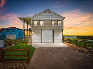 214 Copano Ridge Rd, Rockport, TX 78382