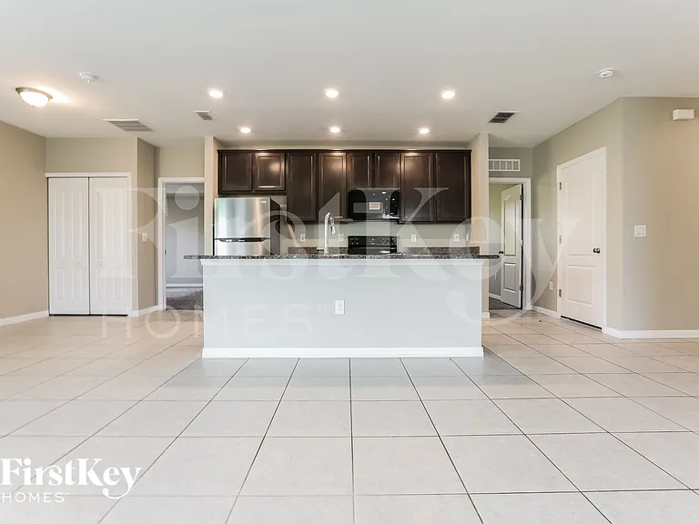 23338 Moorhead Ave — Photo 5