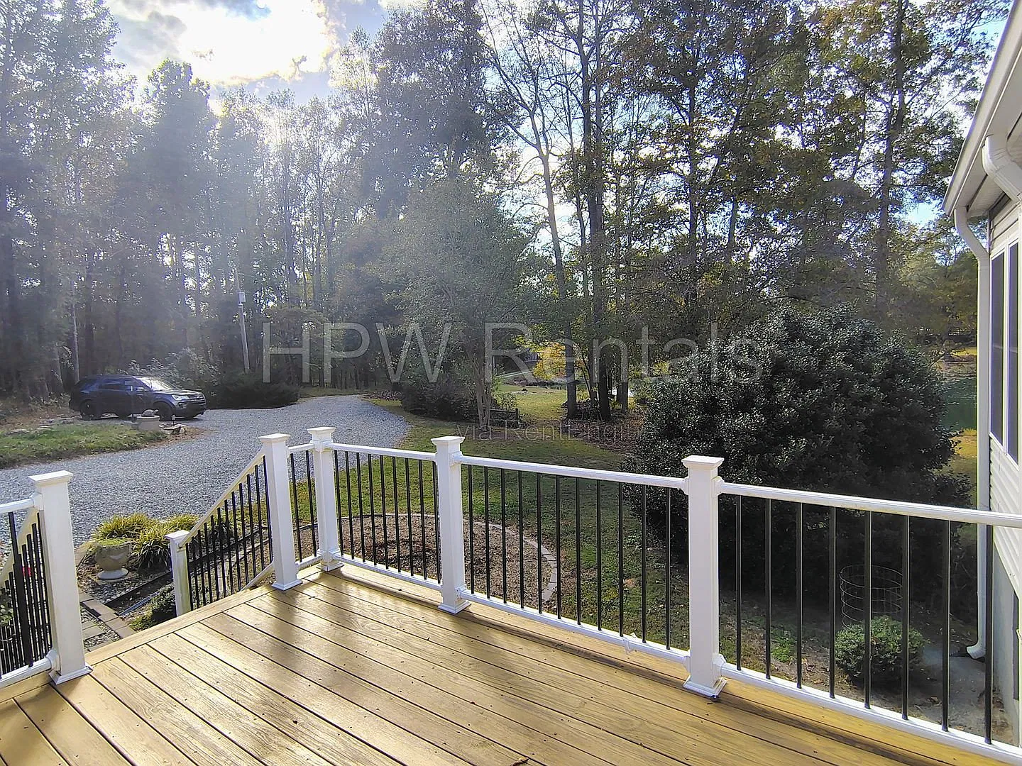 3 bed, 2.0 bath, 1708 sqft, $2,095 — Photo 3