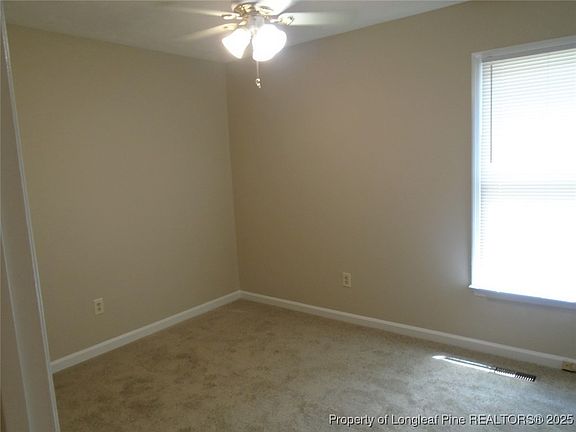 4th image of 912 Hollydale Ln