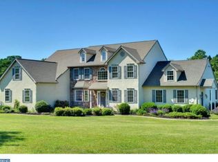 11 Rolling Glen Ln, Downingtown, PA 19335