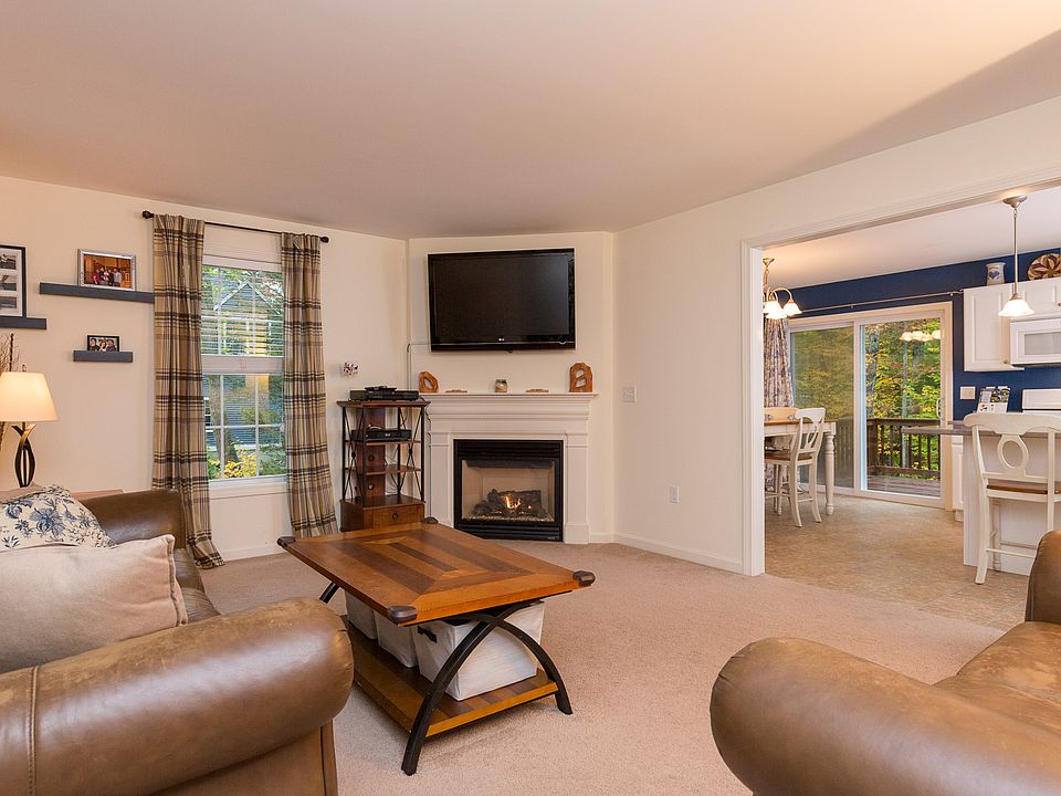 Living room with fireplace