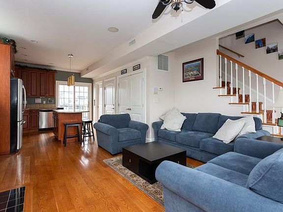 4th image of 498 E 4th St #B