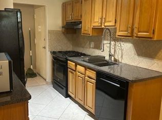 50 Greenhouse Rd UNIT 18D, Bridgeport, CT 06606