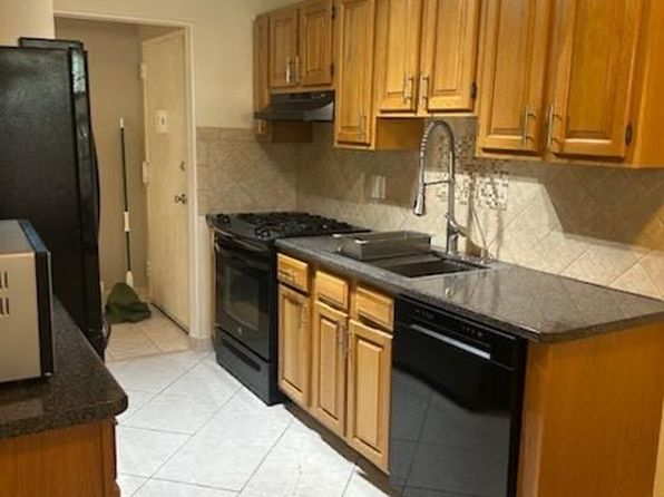 50 Greenhouse Rd UNIT 18D