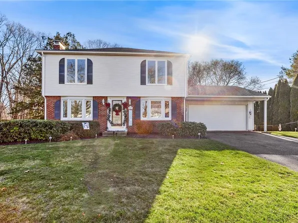 227 Bayberry Rd, Woonsocket, RI 02895