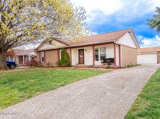 5523 Branston Dr, Louisville, KY 40216