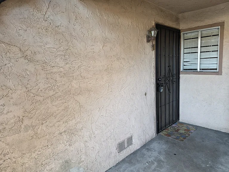 871 W San Ysidro Blvd W #1 — Photo 7