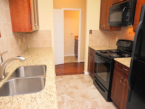 4th image of 2938 Holly Hall St #2938