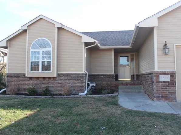 1509 W Jubilee St, Haysville, KS 67060