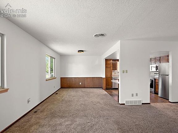 5th image of 208 Starlite Dr