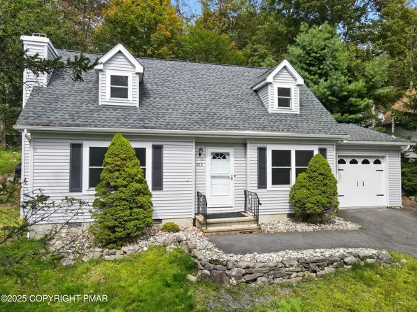 2554 Waterfront Dr, Tobyhanna, PA 18466