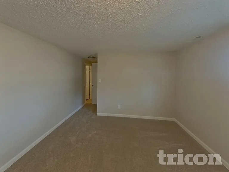 6910 Fielding Cir — Photo 14