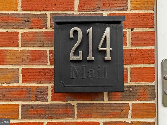 4th image of 214 Highmeadow Rd