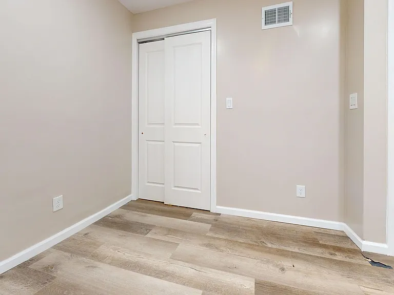 8008 Algon Ave — Photo 11