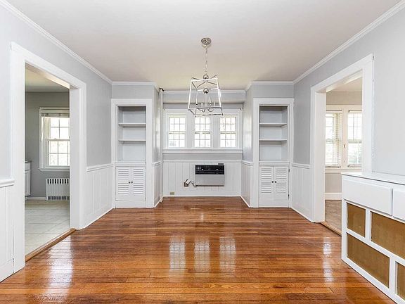 3rd image of 27 Harvard Ave