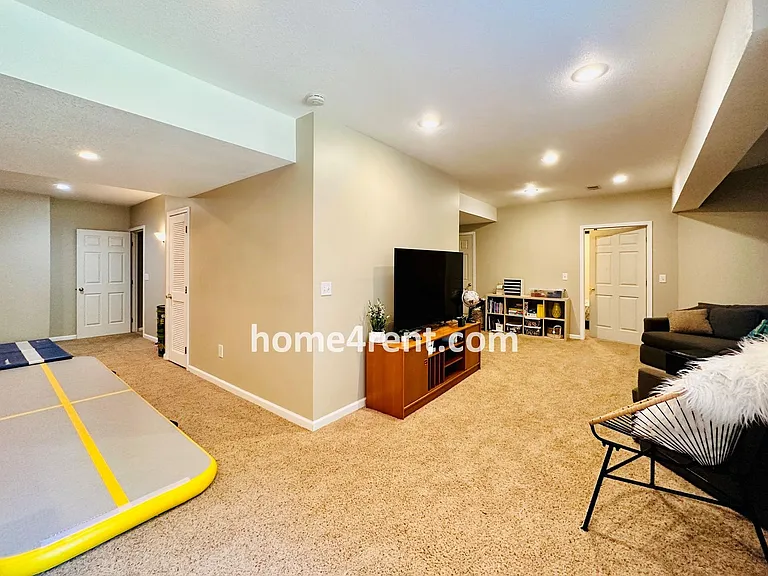 12648 S Hallet St — Photo 58