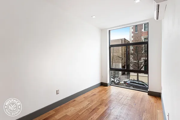 Rented by MySpaceNYC | media 8