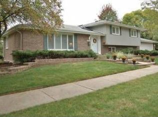 400 S Helena Ave, Mount Prospect, IL 60056